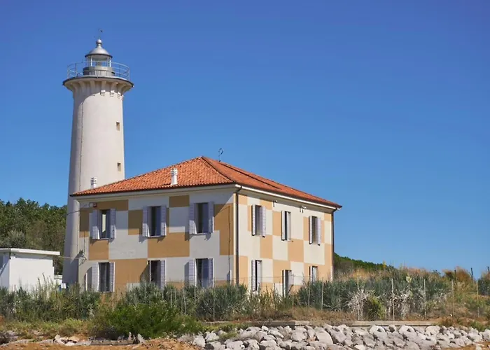 Bright Flat With Pools