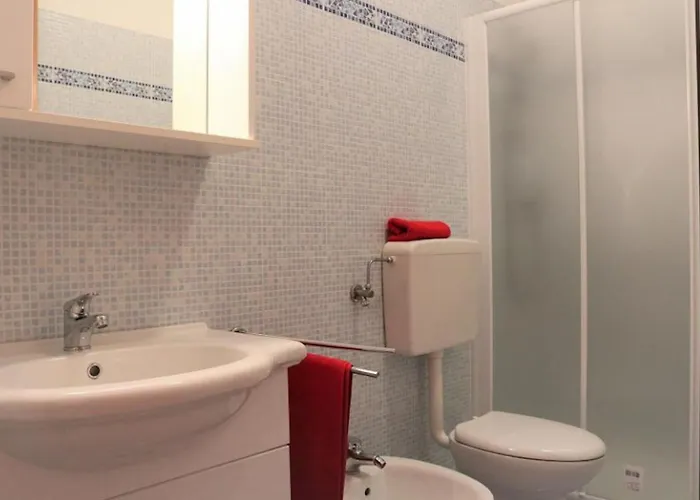 Bright Flat With Pools *